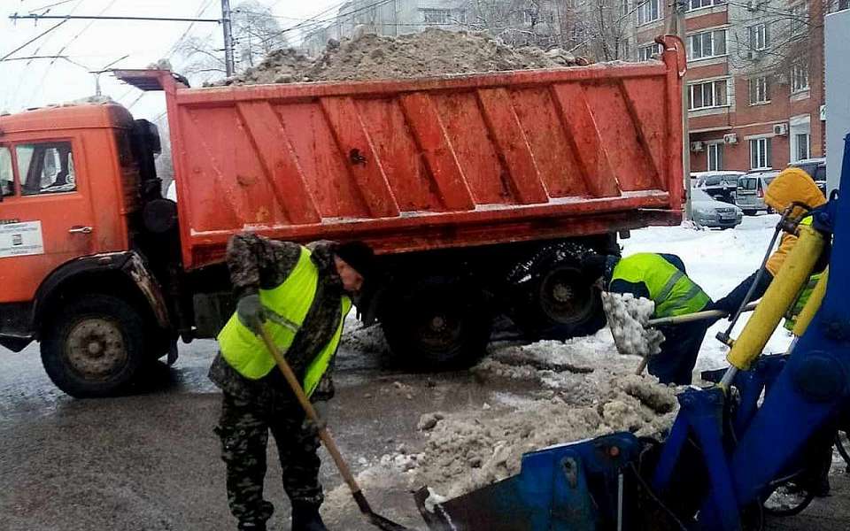 За сутки 7 тыс. кубометров снега вывезли с улиц Воронежа