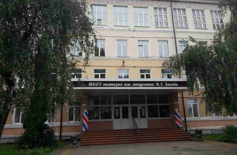 Власти озаботились снижением температуры в пяти классах воронежской гимназии имени Басова