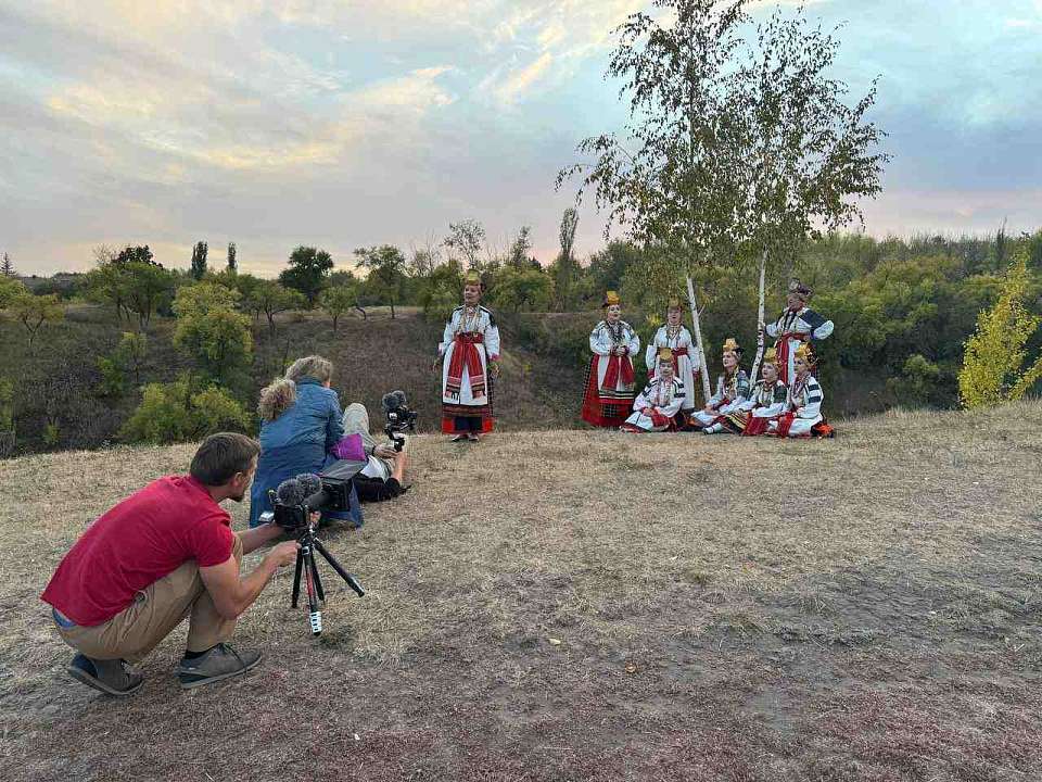 При содействии сенатора Сергея Лукина и министра культуры Марии Мазур в Воронежской области прошли съемки проекта «Русские – Искусство быть»