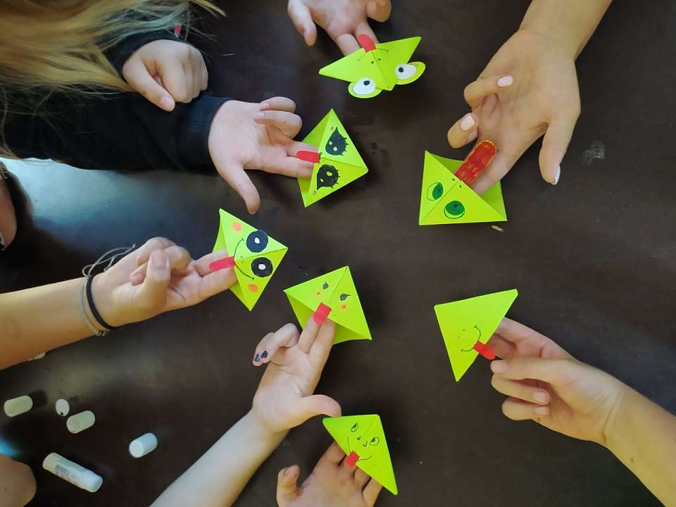 Фейком оказались рекомендации воронежского лагеря рожать детей в 14 и 16 лет