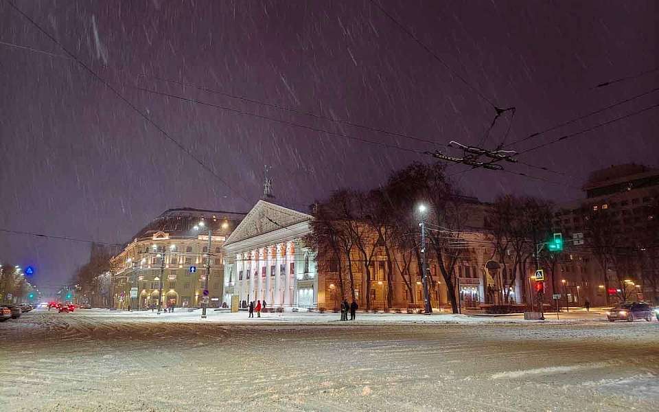 Непрерывные осадки в виде мокрого снега с дождем ожидают 25 февраля воронежцев