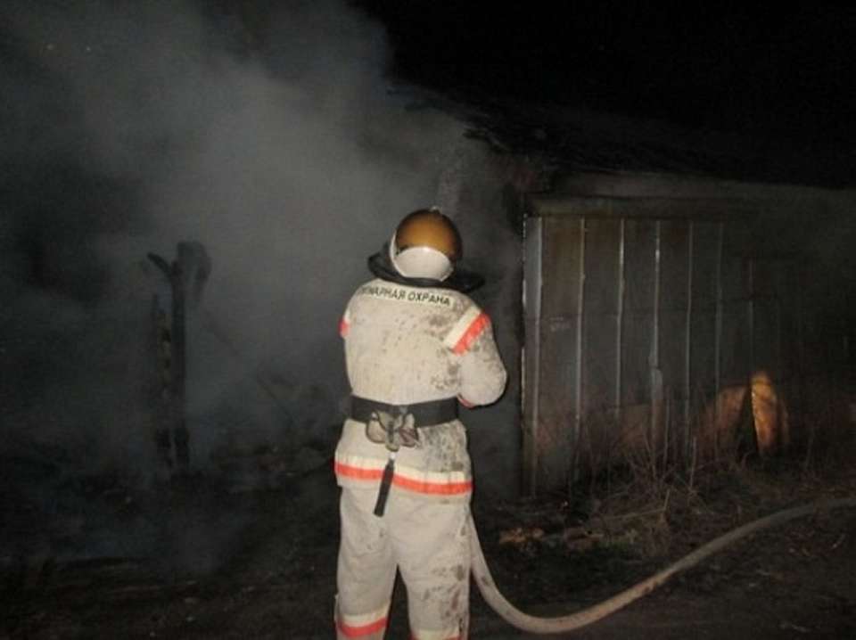 В Воронеже разгорелся ночной пожар