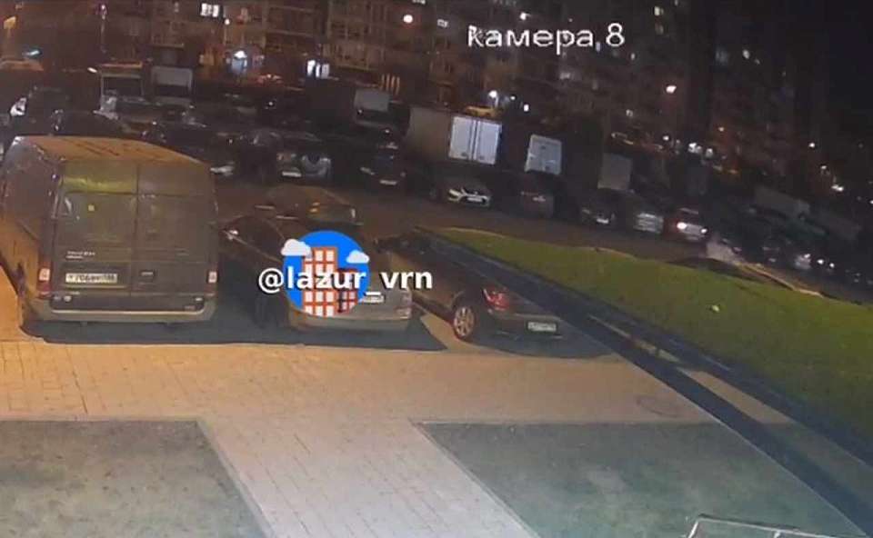 На громкие звуки во дворе ЖК «Лазурный» пожаловались воронежцы