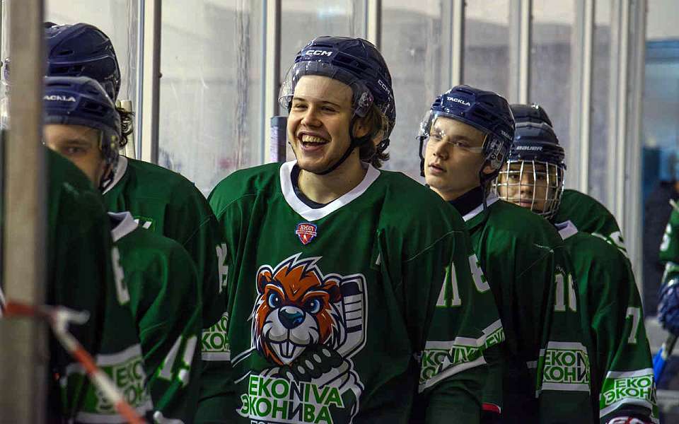 Хоккеисты «ЭкоНивы-Бобров» снова добились равновесия в серии с ангарчанами