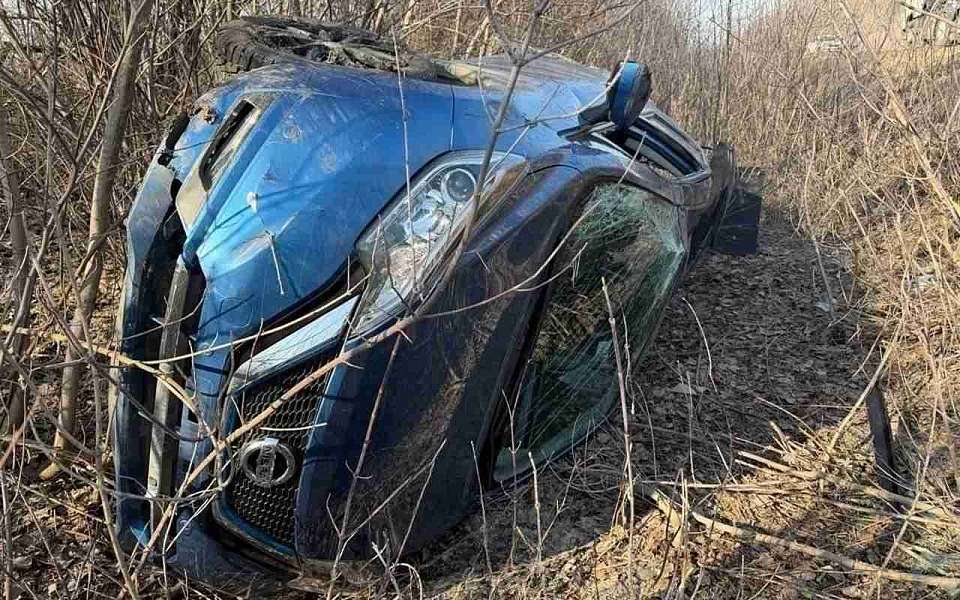 Пассажирка Nissan пострадала в столкновении с тягачом под Воронежем