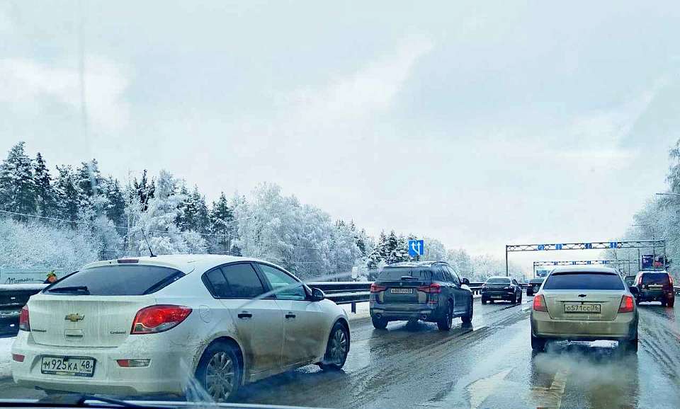 Серьезная пробка образовалась на Московском проспекте Воронежа из-за аварии