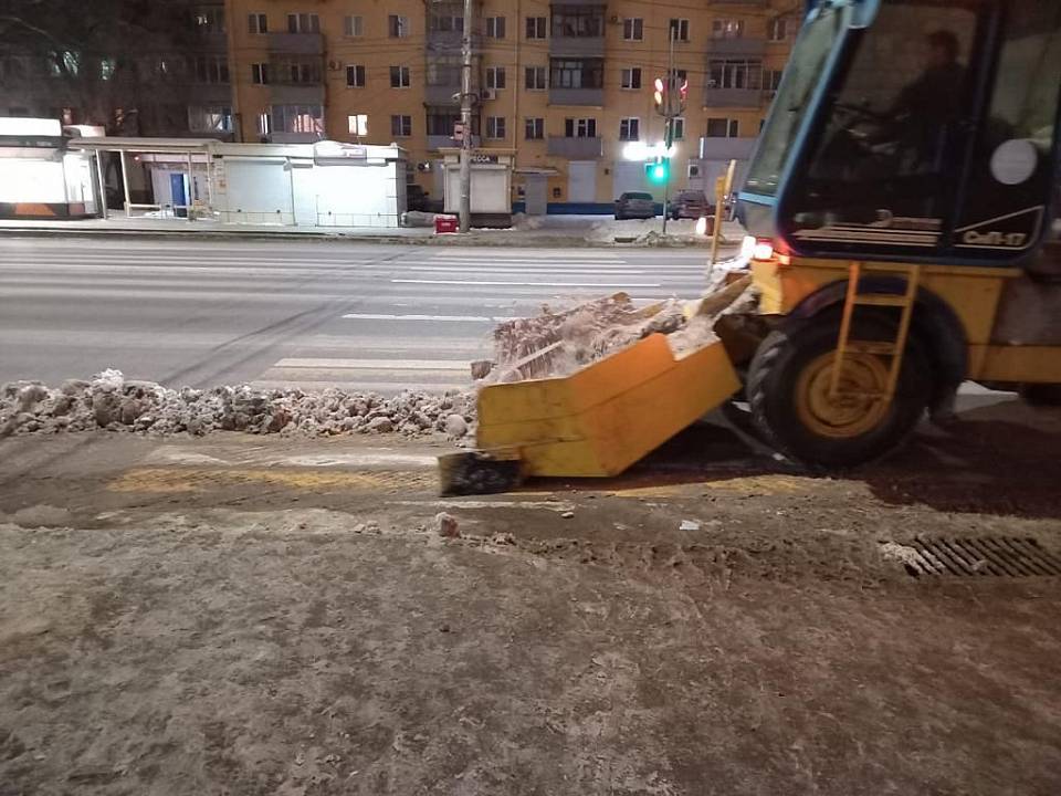 Свыше 7 тыс. кубометров снега вывезли за ночь с улиц Воронежа