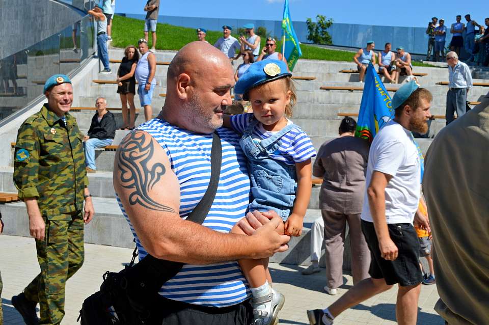 Воронежцы празднуют День Воздушно-десантных войск