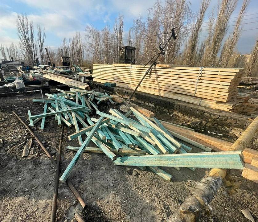 В Воронеже продолжают устранять последствия пожара в доме № 17 по улице Небольсина