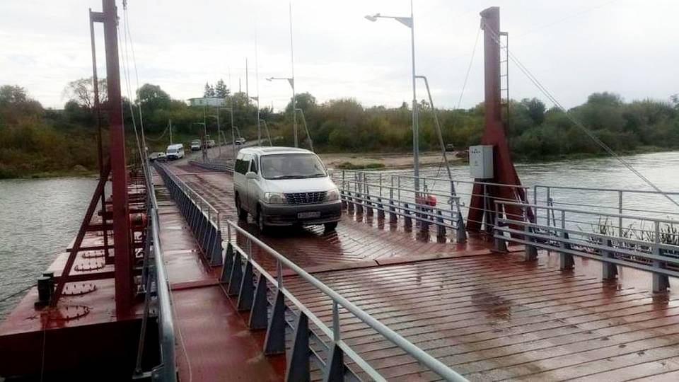 Из-за высокого уровня воды закрыли для легковых автомобилей мост через реку Воронеж