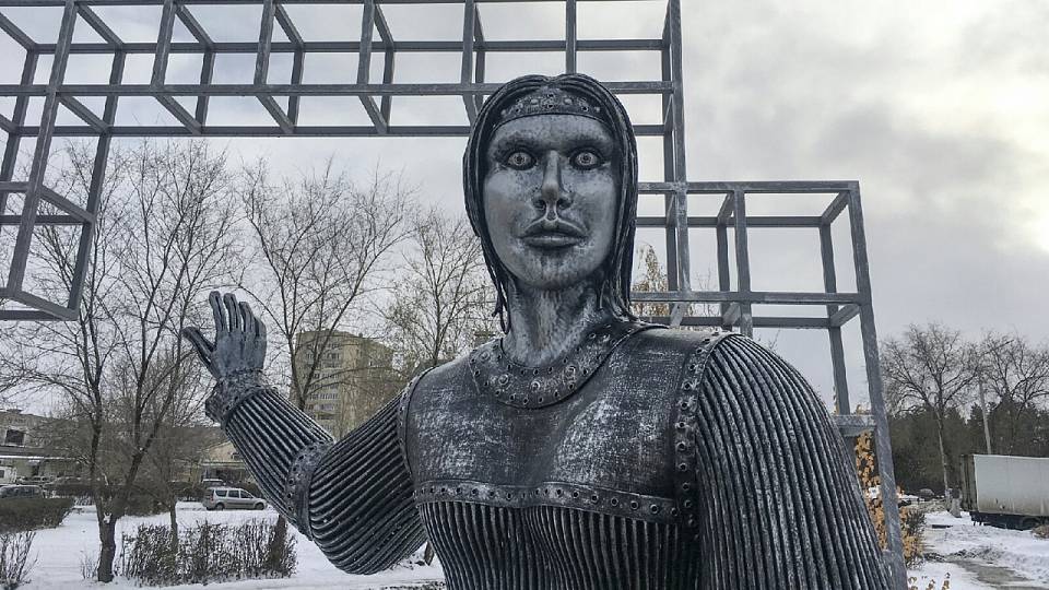 Глава Нововоронежа не исключил демонтажа спорного памятника Аленке