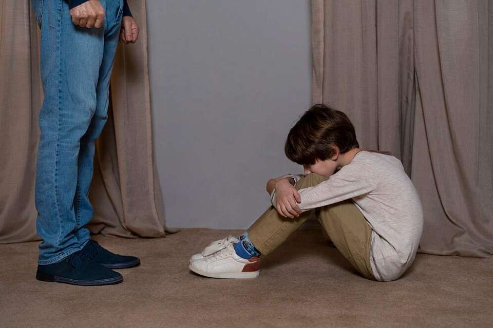 Во время медосмотра педиатр обнаружила следы избиения ребенка в семье под Воронежем