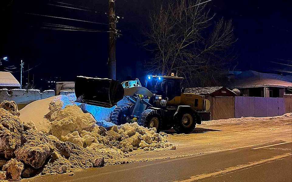 С начала зимнего периода свыше 330 тыс. кубометров снега вывезли с улиц Воронежа