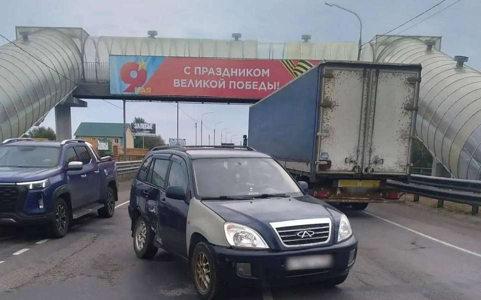 Пострадала 59-летняя женщина в ДТП под Воронежем