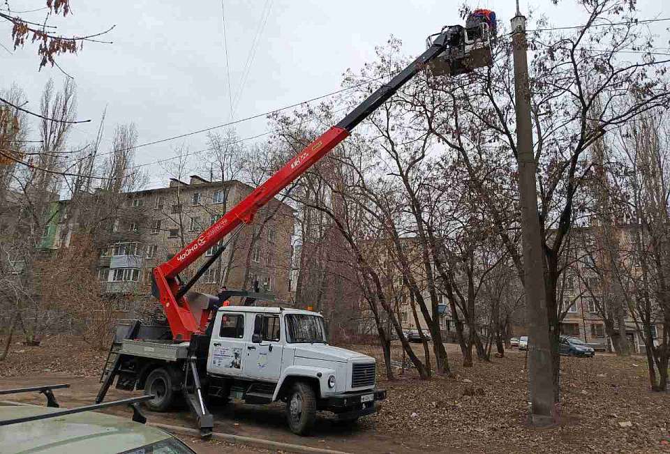Энергетики Воронежской области переходят в режим повышенной готовности из-за сильного ветра
