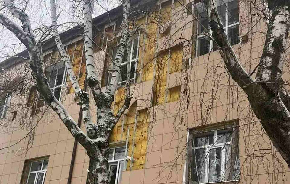 Дистант продлён в пострадавшей при атаке 10 января воронежской гимназии