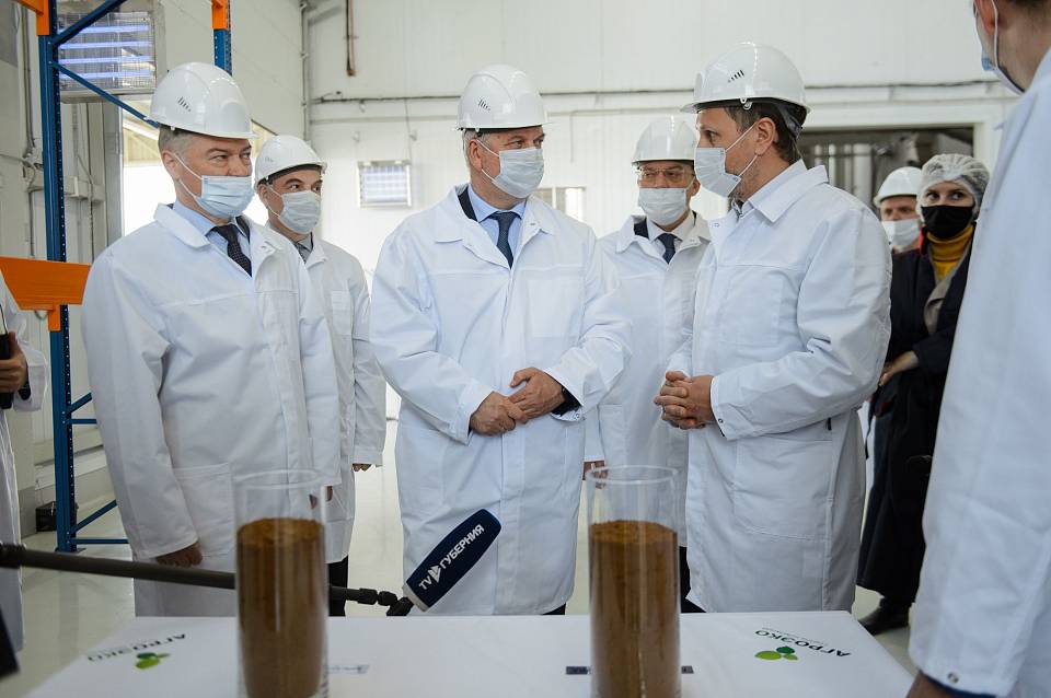 Современное и экологичное: губернатор Александр Гусев посетил воронежское предприятие по переработке биоотходов 