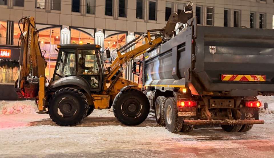 В Воронеже чистят от снега платные парковки в центральной части города