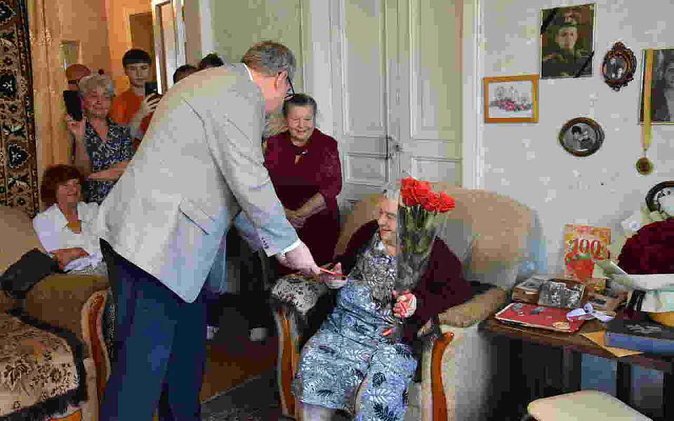 Жительница Железнодорожного района отметила вековой юбилей