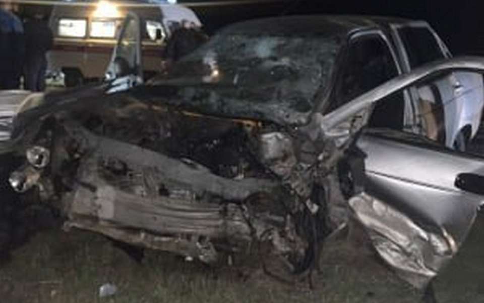 Два автомобилиста погибли в страшном лобовом ДТП на воронежской трассе