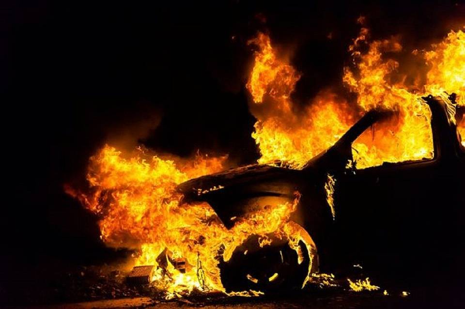 В Воронеже горела машина такси
