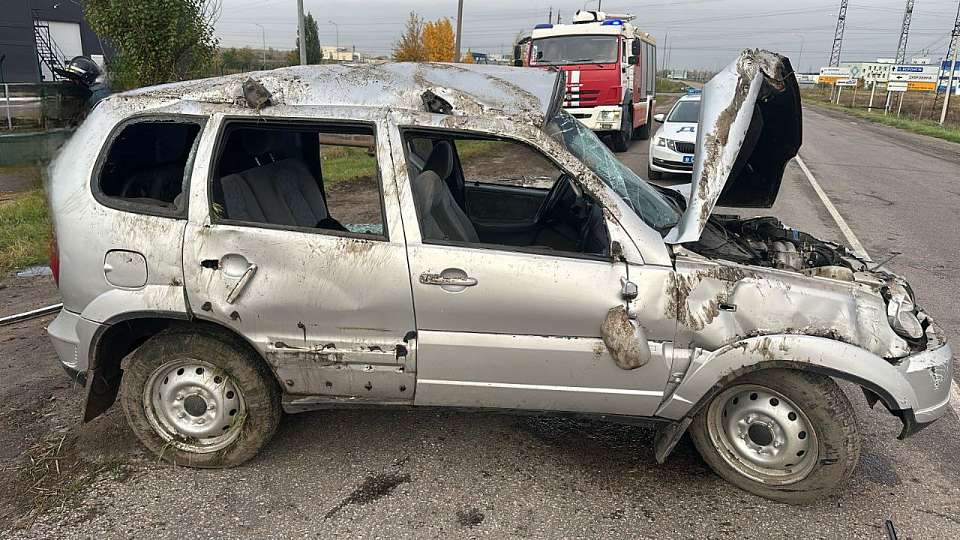 Автомобиль съехал в кювет и перевернулся: смертельное ДТП произошло на левом берегу Воронежа 