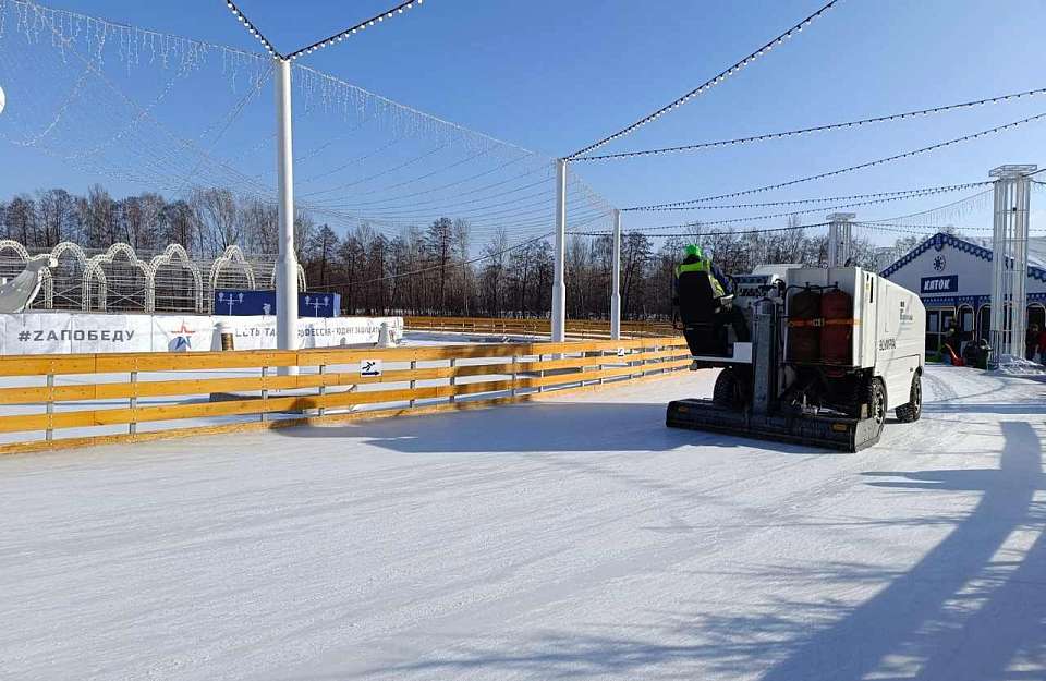 В Воронеже из-за погоды закрыли детский каток на Адмиралтейской площади