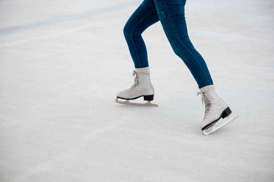 В воронежском парке в техническом режиме открылся каток