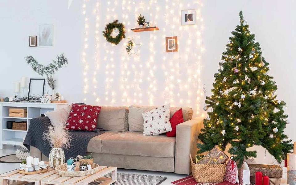 В Коминтерновском районе стартовал конкурс «Новогодняя сказка»