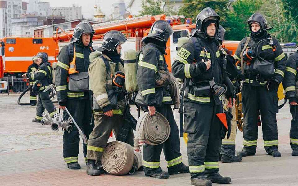 О скоплении пожарной техники у крупного отеля предупредили воронежцев