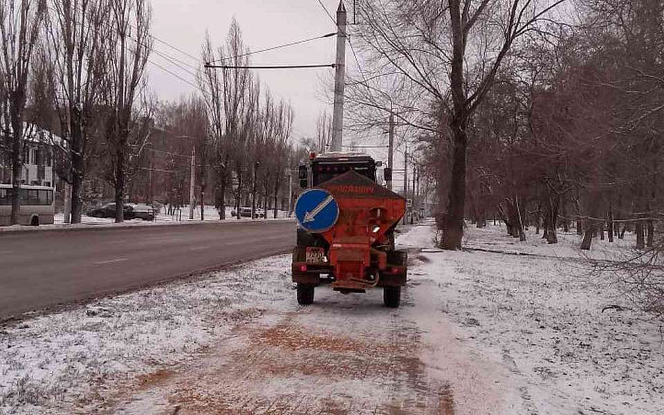 О круглосуточной работе городских коммунальщиков напомнил мэр Воронежа Сергей Петрин