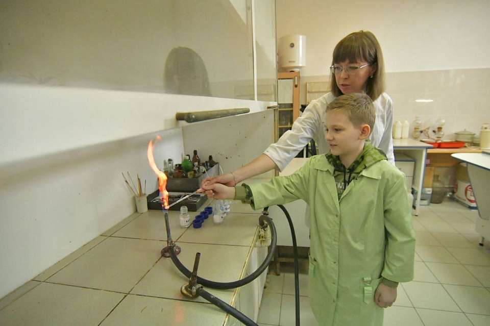 Проведением химических экспериментов отметил свой десятилетний день рождения юный воронежец