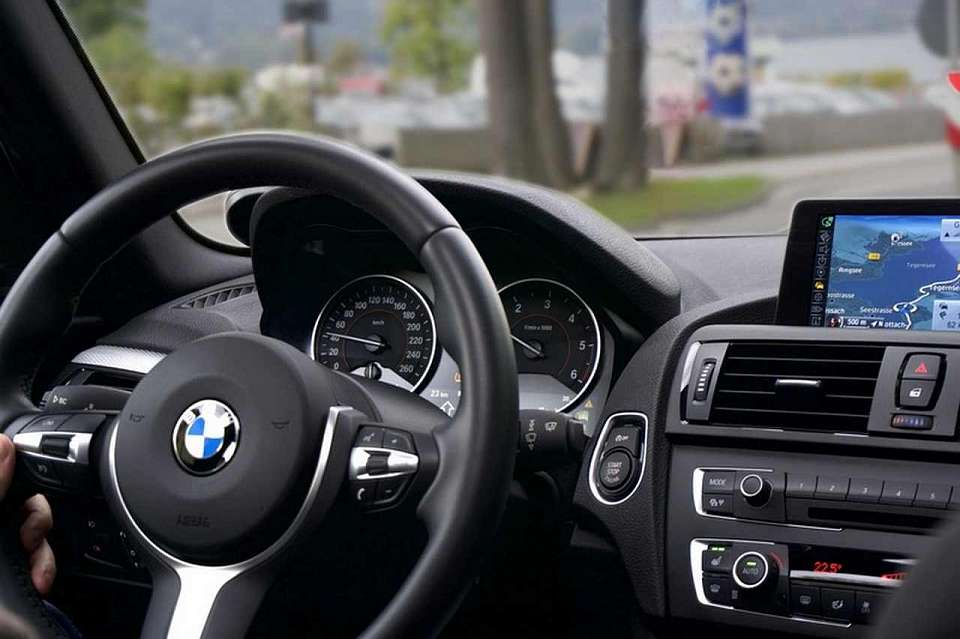 За незаконно ввезенный BMW X5 воронежец пойдет под суд