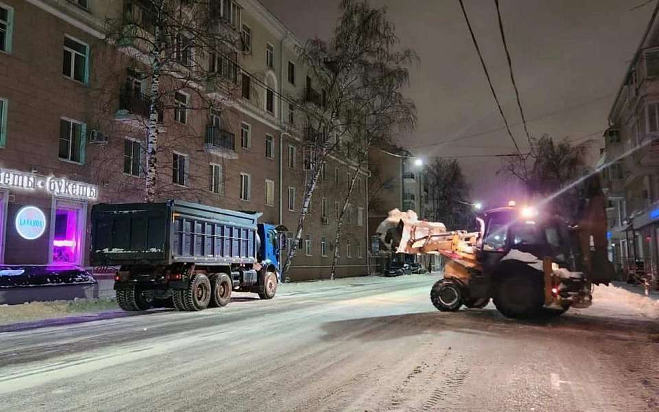 За ночь более 4,5 тыс. кубометров снега вывезли с улиц Воронежа