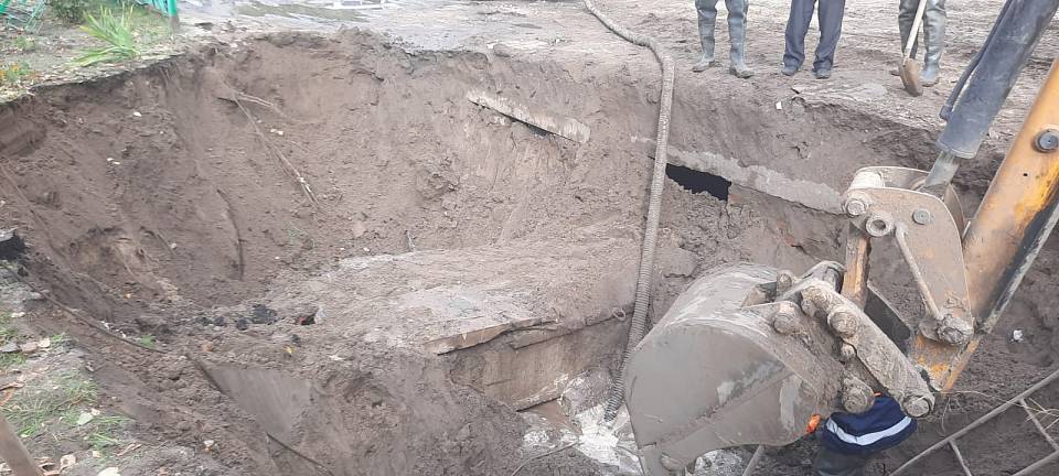 В Воронеже из-за утечки отключили воду в нескольких домах на левом берегу  