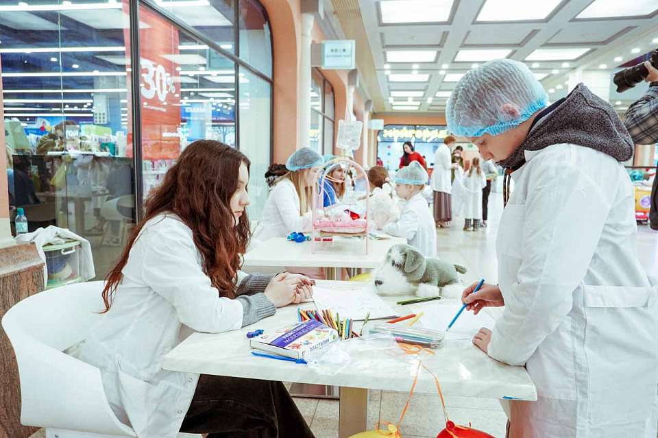 Фейк о принудительной отправке к психологу женщин, которые не хотят иметь детей, опровергли в Воронеже