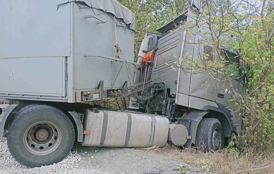 Житель Подмосковья погиб в лобовом ДТП с грузовиком на воронежской трассе