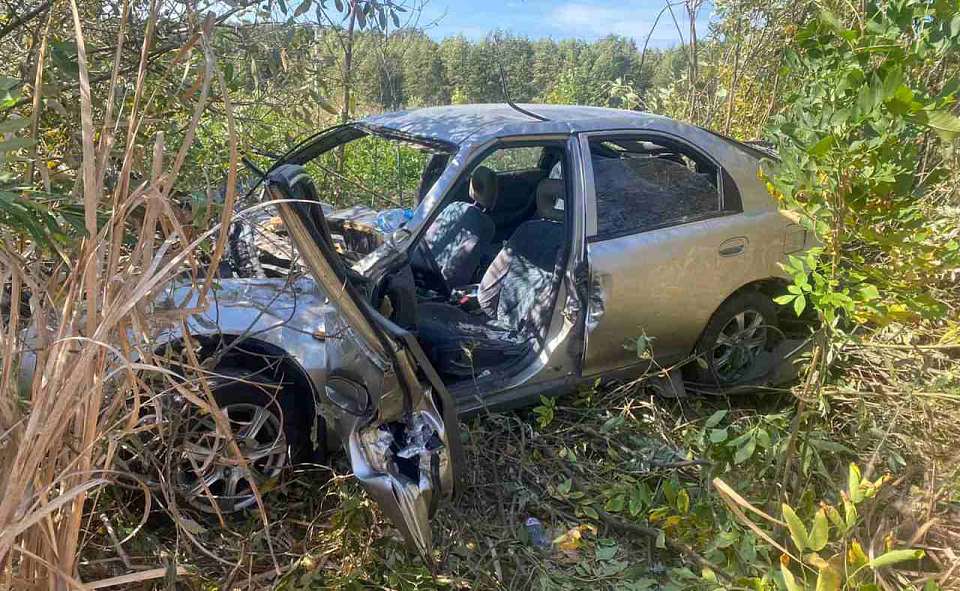 Два человека погибли и три пострадали в перевернувшейся «Киа» под Воронежем