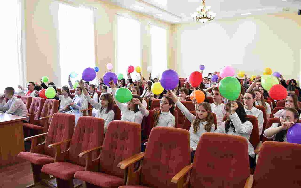 В Ленинском районе пропагандируют единство народов России