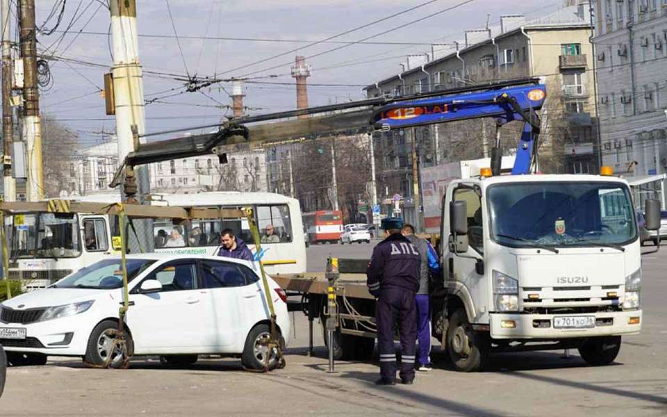 Новые тарифы на эвакуацию машин утвердили воронежские власти