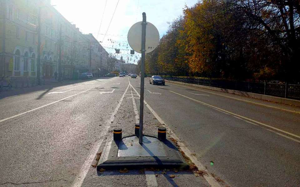 Островок безопасности для пешеходов появился в центре Воронежа