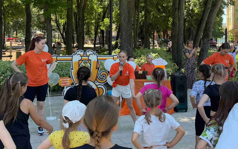 Ангелина Мельникова поделилась спортивным духом с юными воронежцами
