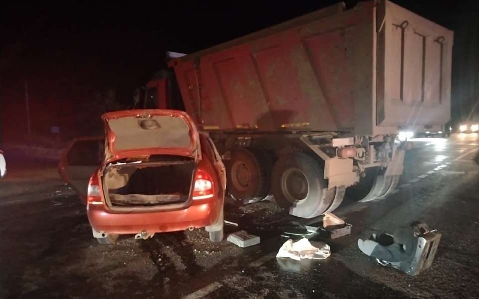 Водитель самосвала устроил ДТП с 3 пострадавшими на воронежской трассе