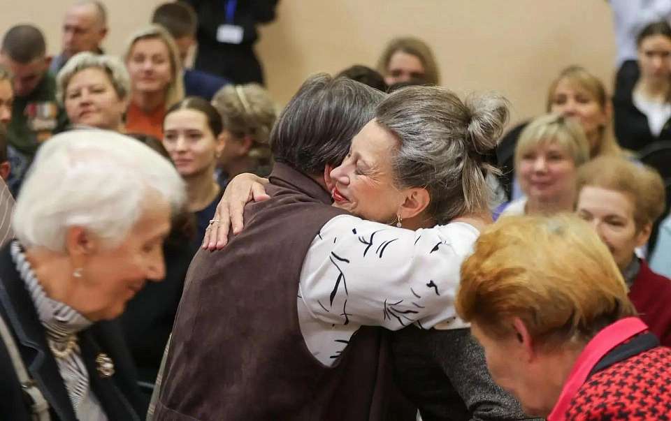 Мэр Воронежа Сергей Петрин побывал на 50-летии лицея №5