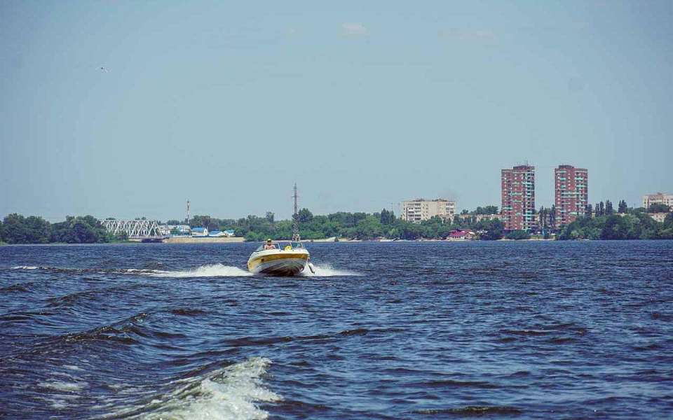 Предпринимателя наказали за прокат моторок на водохранилище без кассового аппарата в Воронеже