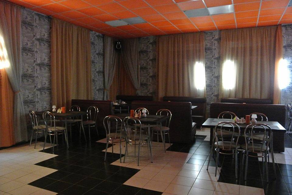 В Воронеже за ковидные нарушения оштрафовали кафе «Стекляшка»