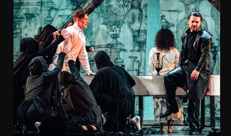 На сцене ВКЗ воронежцам покажут вечную классику