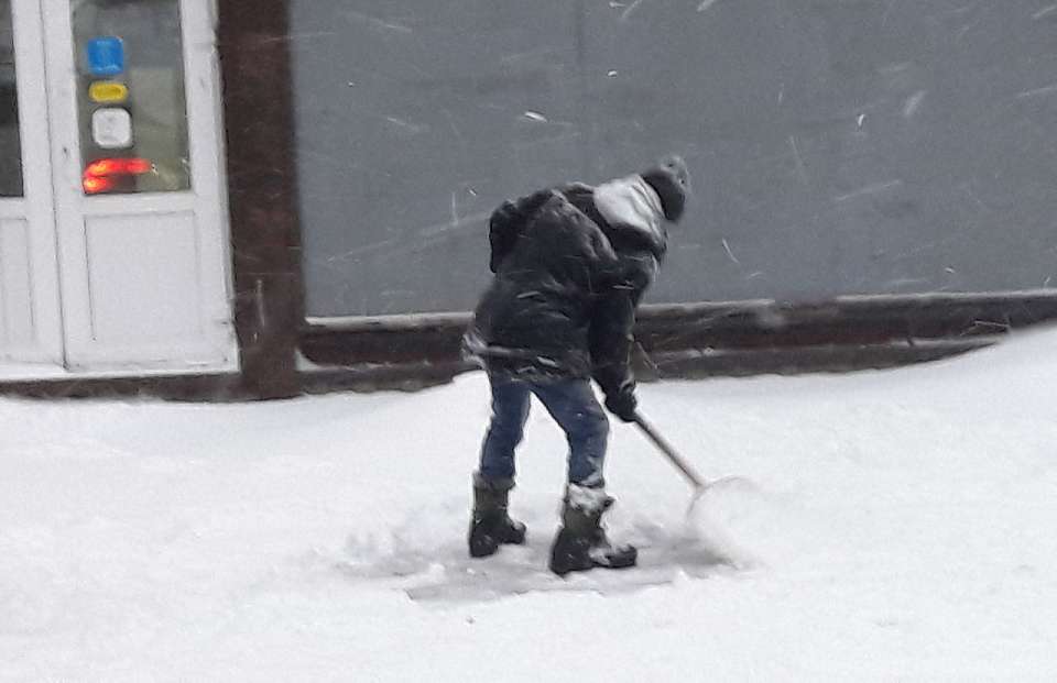 Госжилинспекция напомнила воронежским УК о своевременной уборке дворов после снегопада