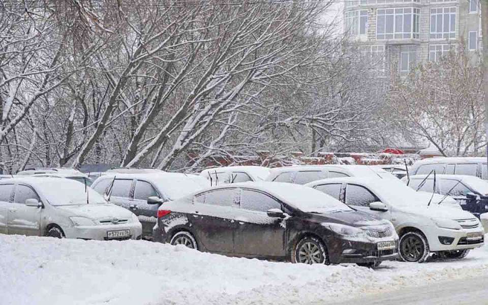 Парковочные места, которые будут убирать от снега сегодня ночью, назвали воронежцам