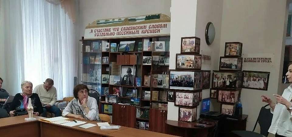 В Коминтерновском районе действует программа «Активное долголетие»